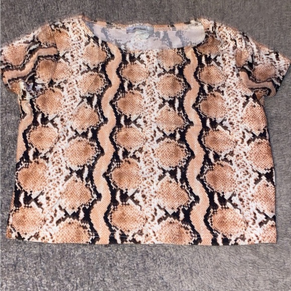 Crop Tops - Picture 2 of 2